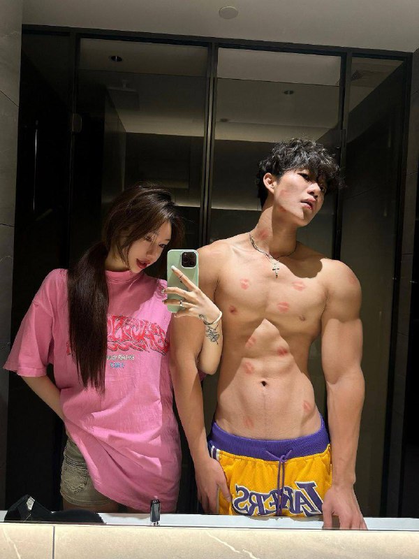 小网红与小狼狗 #转转 #广告片小网红与小狼狗 #转转 #广告片