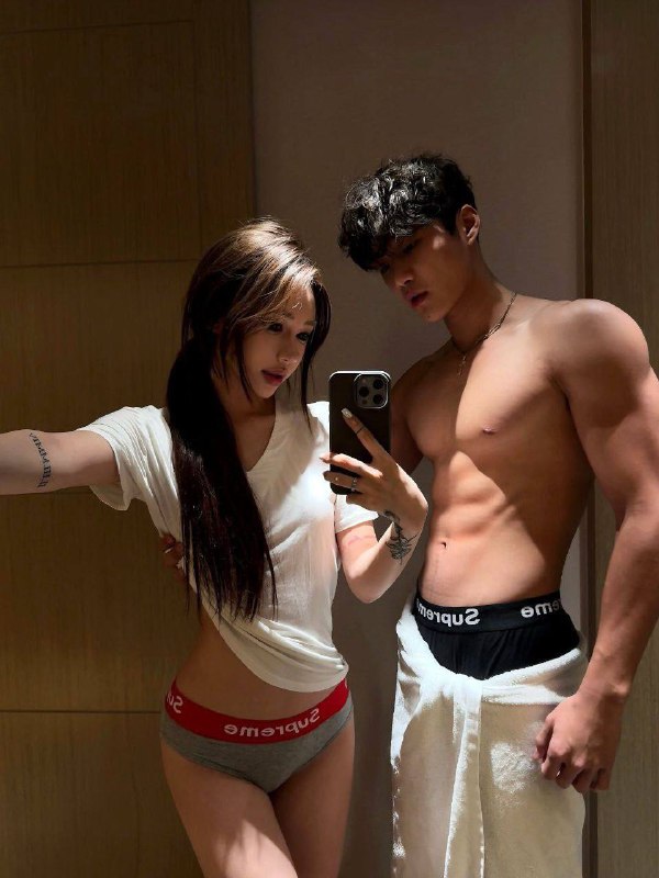 小网红与小狼狗 #转转 #广告片小网红与小狼狗 #转转 #广告片