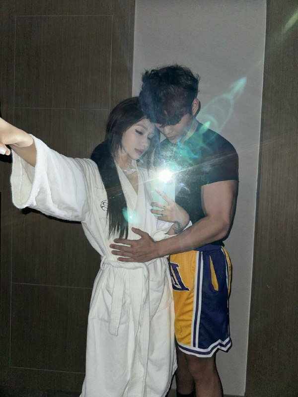 小网红与小狼狗 #转转 #广告片小网红与小狼狗 #转转 #广告片